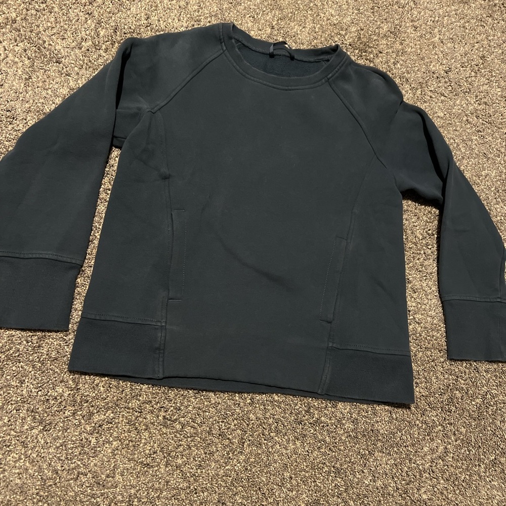 LULULEMON sweatshirt